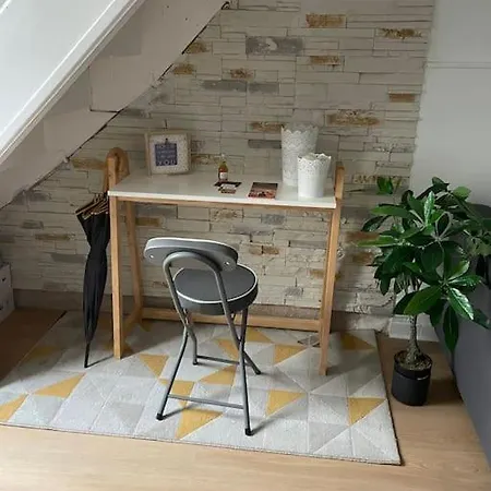 Maisonnette Individuelle En Plein Centre